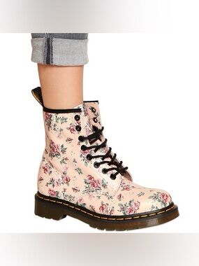 Dr Martens Vintage Rose Floral Boots 1460 Leather‎ Combat Cottage Free People